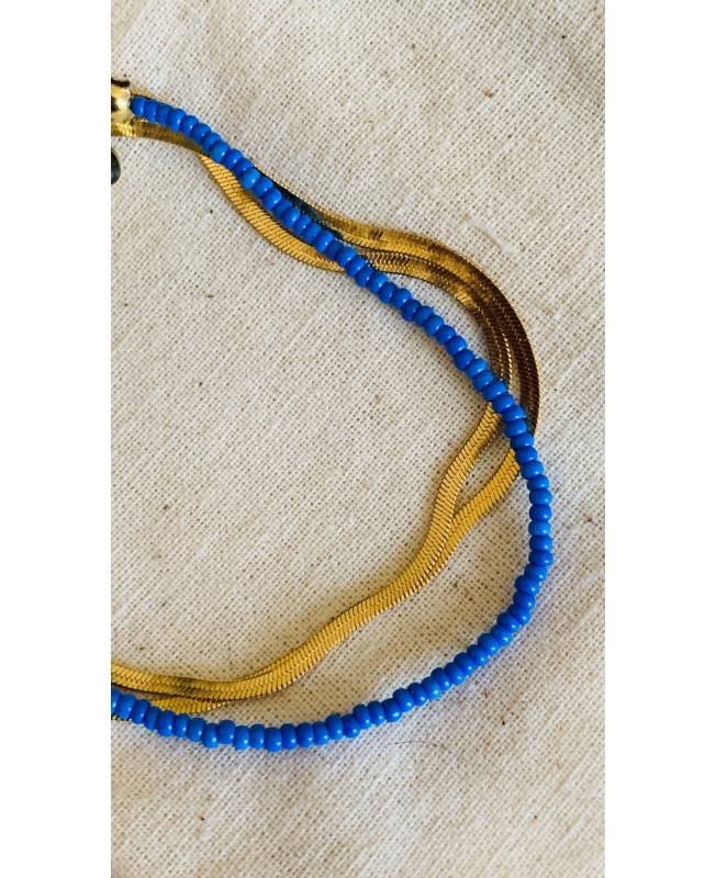 BRACELET TRIPLE RANG BLEU ELECTRIQUE ; chaîne plate et perle bleu electrique