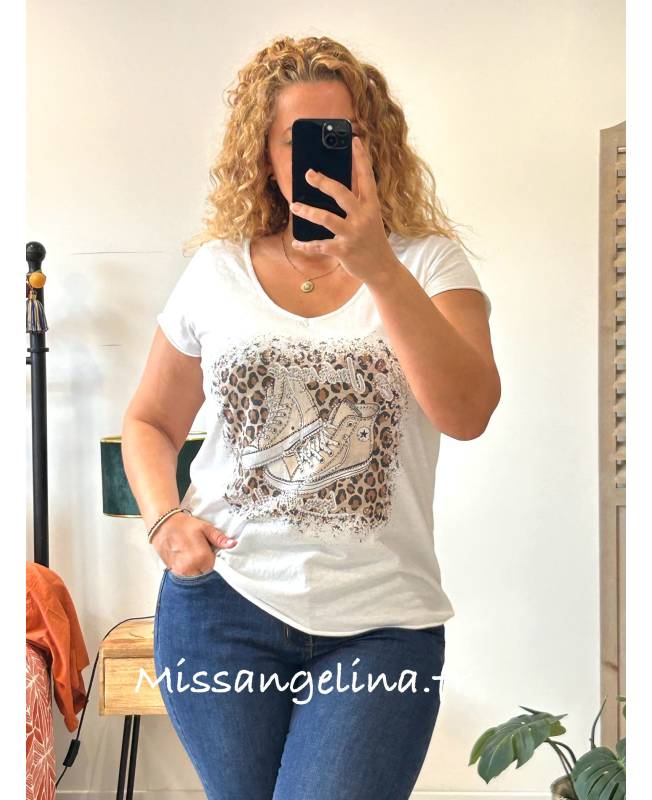 t-shirt en coton blanc avec un dessin léopard sur le ddevant