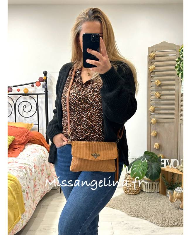 pochette camel en velours avec une petite abeille