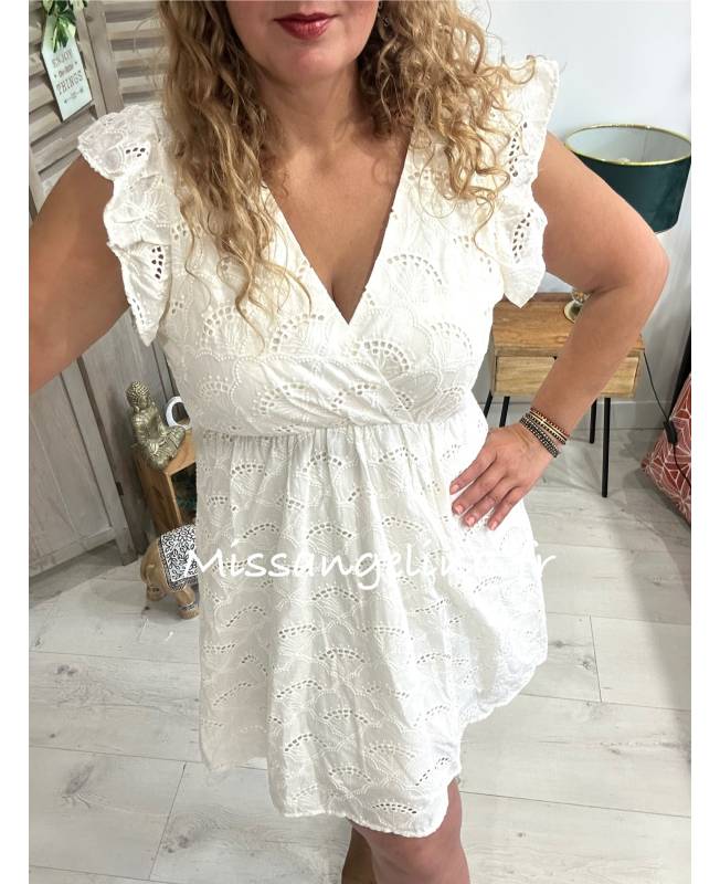 ROBE EN DENTELLE BLANCHE A PETITE MANCHES VOLANTES