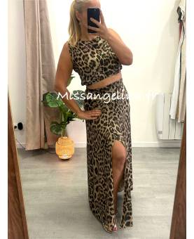 ensemble jupe longue leopard et haut assortis