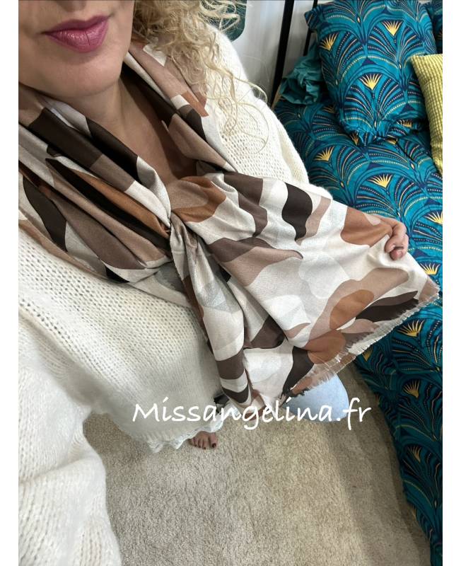 foulard marron, beige et rose