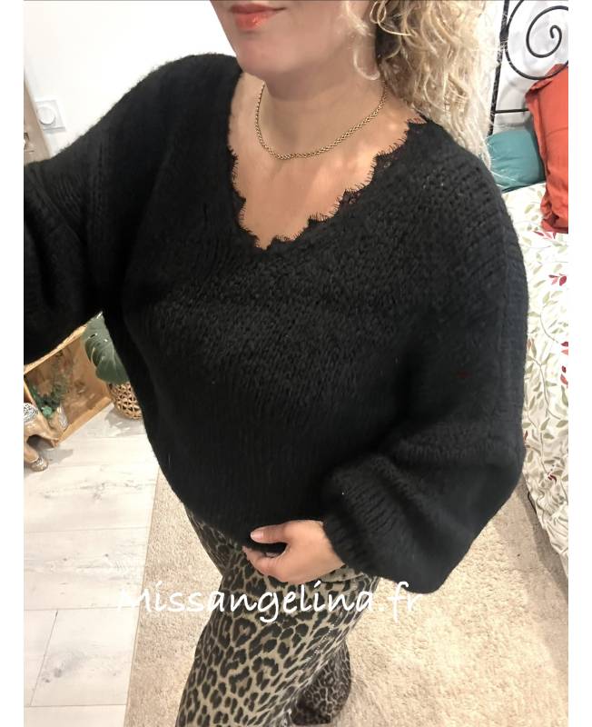 pull oversize noir avec col en dentelle