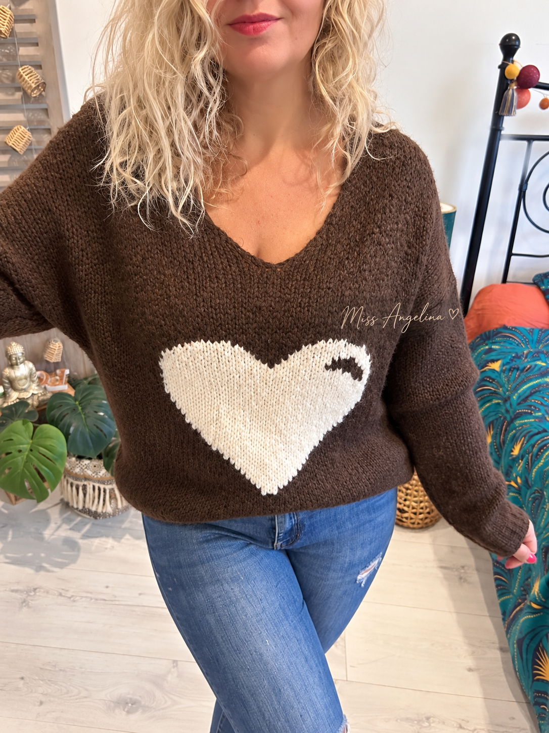 Pull oversize marron chocolat cœur écru – Taille unique