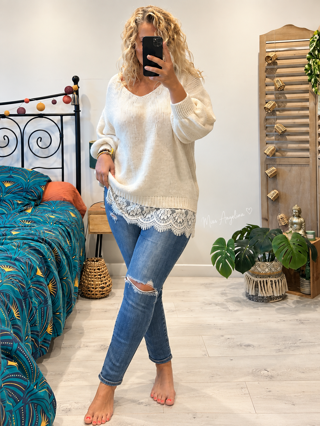 pull large beige made in ialy avec grande bande de dentelle