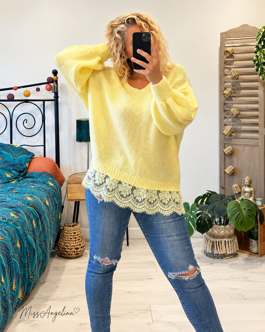 pull en laine jaune avec dentelle coupe oversize